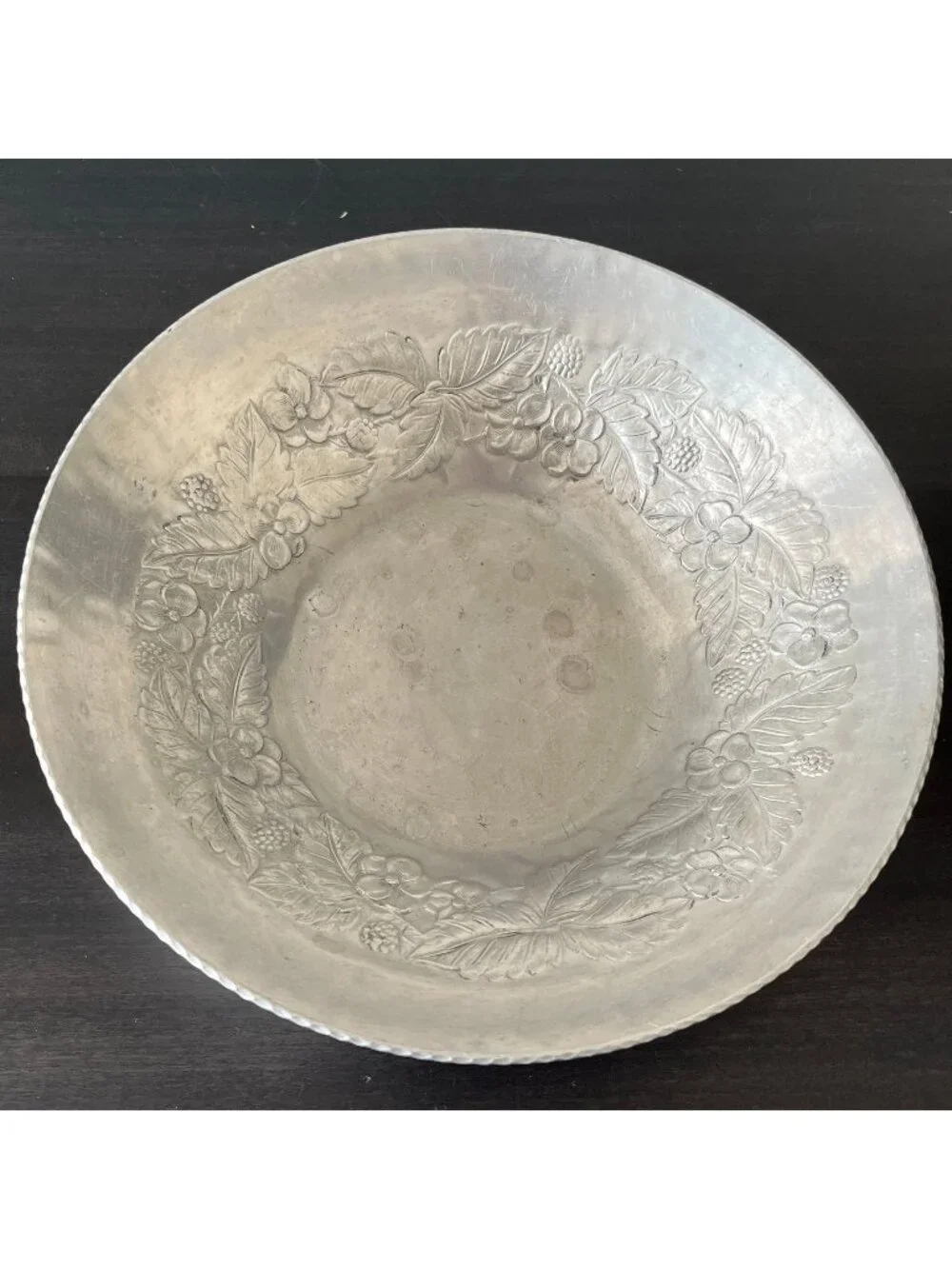 Everlast Forged Aluminum Serving Bowl // Flowers & Berries // Vintage 1950s